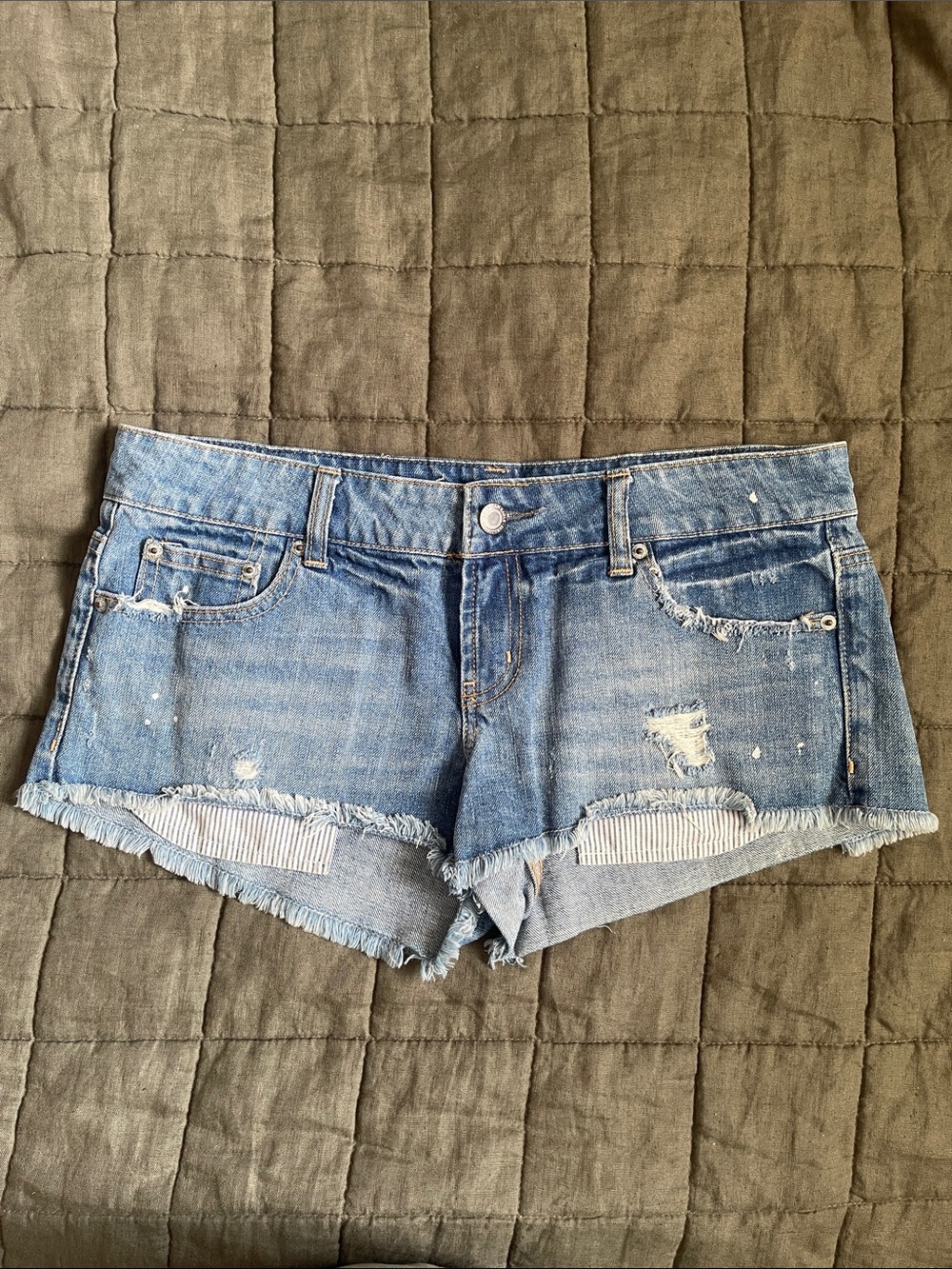 American Eagle Distressed Light Blue Denim Women's Shorts